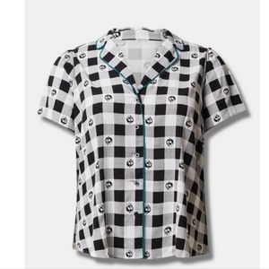 Torrid Disney Villains Stretch Poplin Collared Button Up Blouse